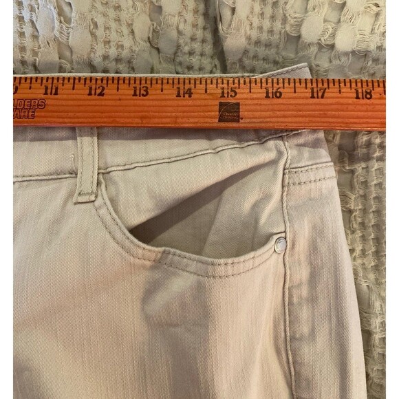 Bandolino Jeans Caroline Size 12 Cream Lightweight Pants 98% Cotton 2% Spandex - Picture 11 of 12